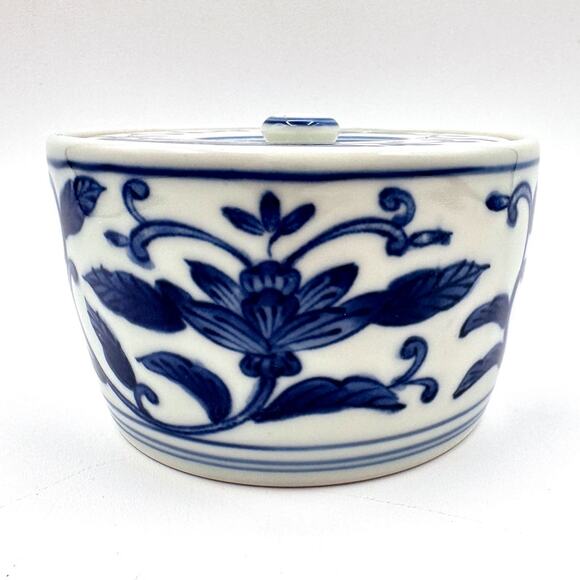 Vintage Tachikichi Kyoto Japan Blue and White Dresser Jar w Lotus Scroll Design - Picture 11 of 13